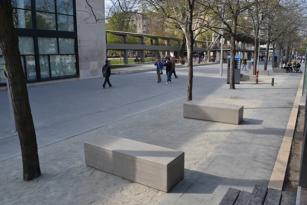Erzsebet square benches